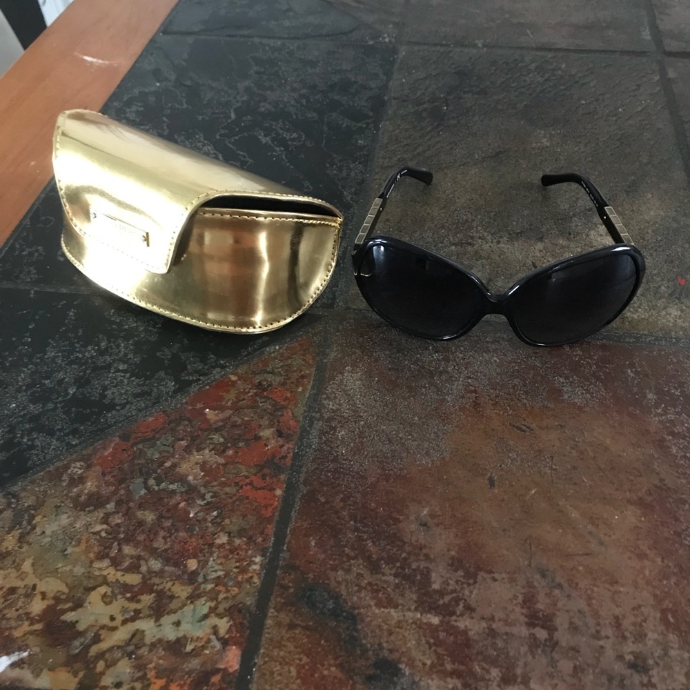 Tori Burch sunglasses
